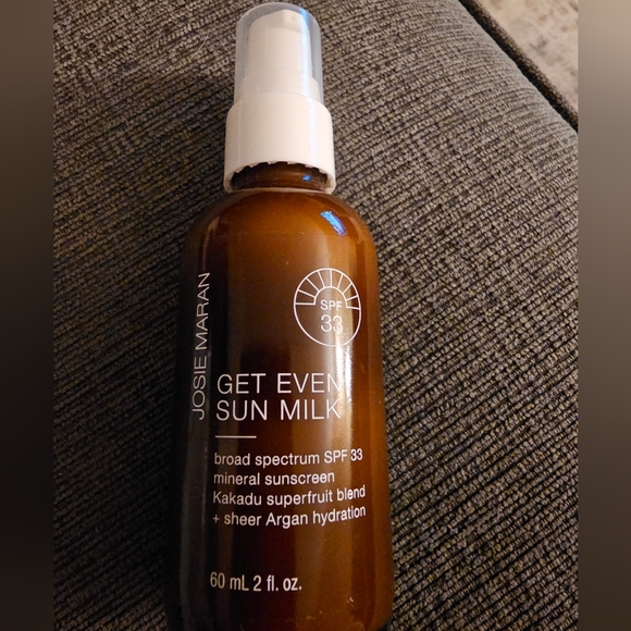 Josie Maran Sun Milk SPF - Picture 2 of 3